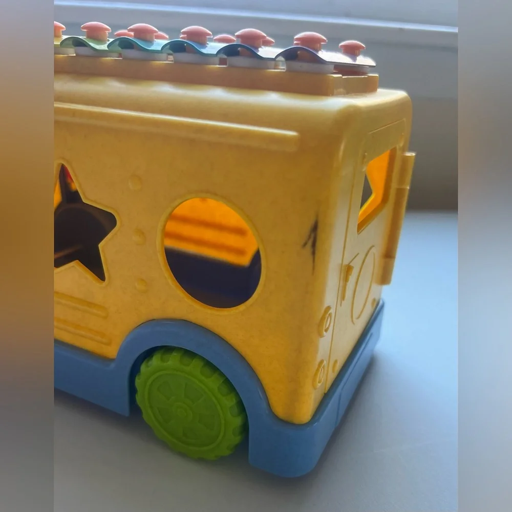 Roo Crew: Xylophone School Bus.